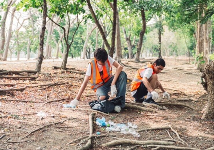 Volunteer,Teamwork,Of,Asian,Teenage,Boys,Clean,Up,Garbage,During